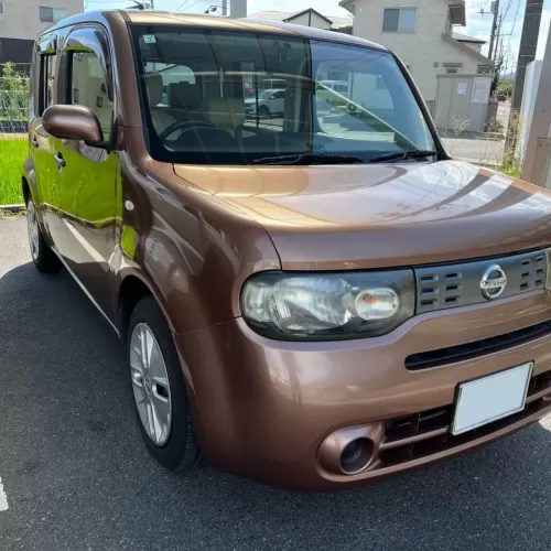 日産　キューブにクラッツオのシートカバー取り付けです。のサムネイル